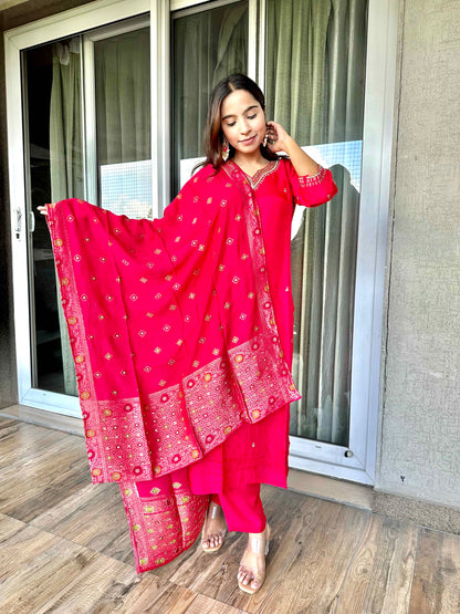 Red Dola Silk Dupatta set