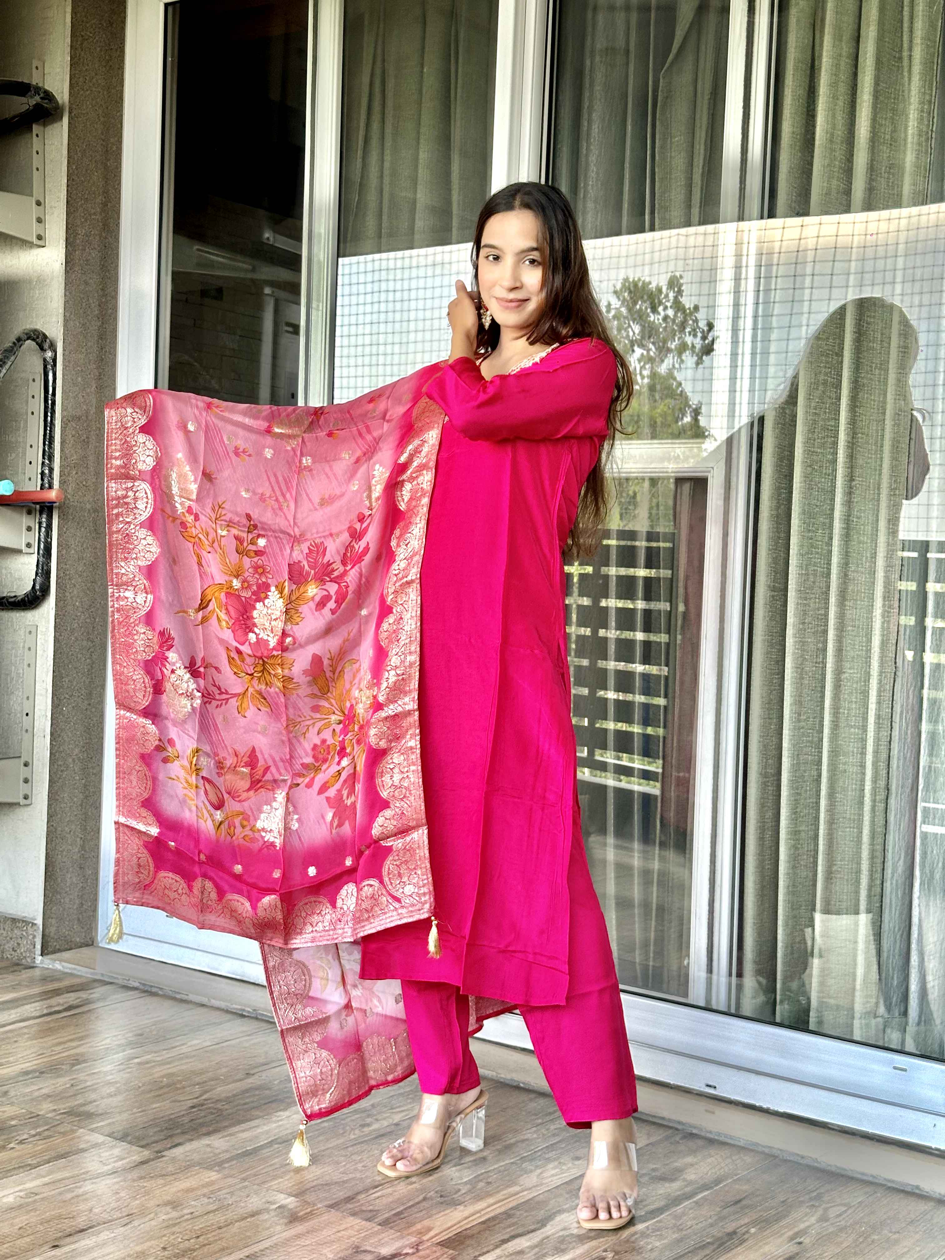 Rani Muslin Kurta Pant With Dupatta