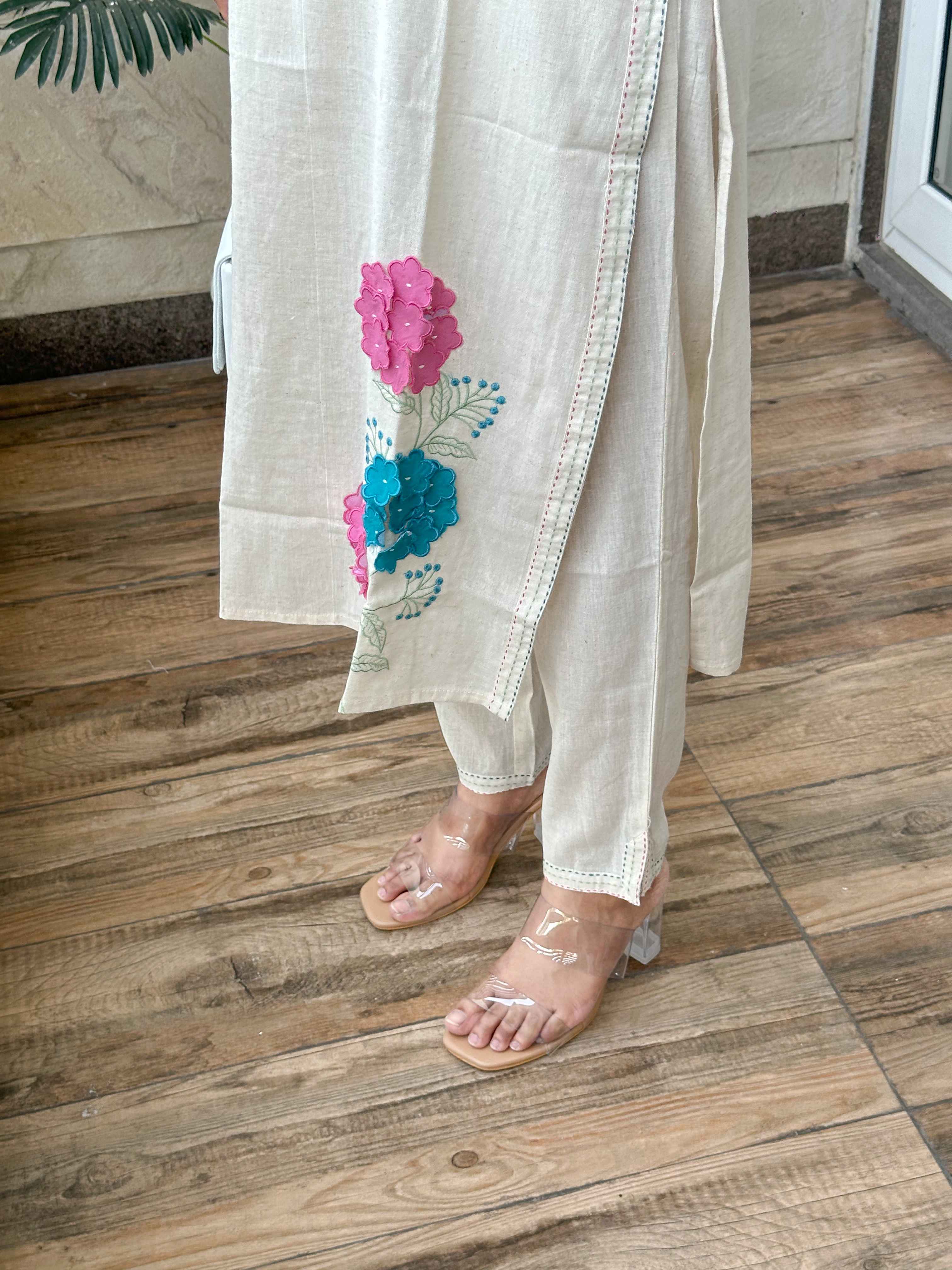 Off White Flex Cotton Kurta Pant Set