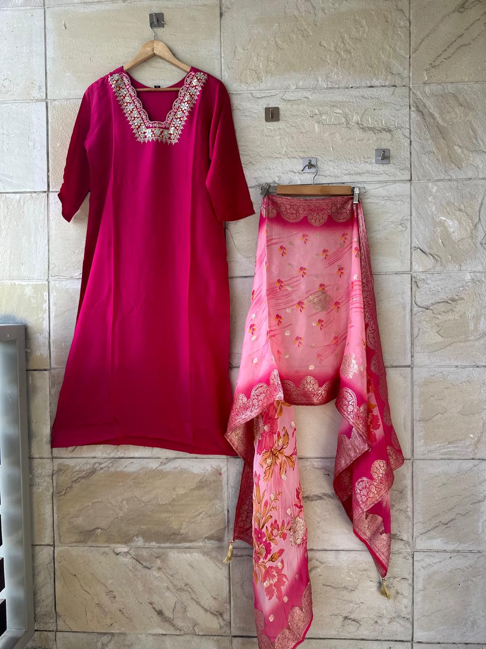 Rani Muslin Kurta Pant With Dupatta