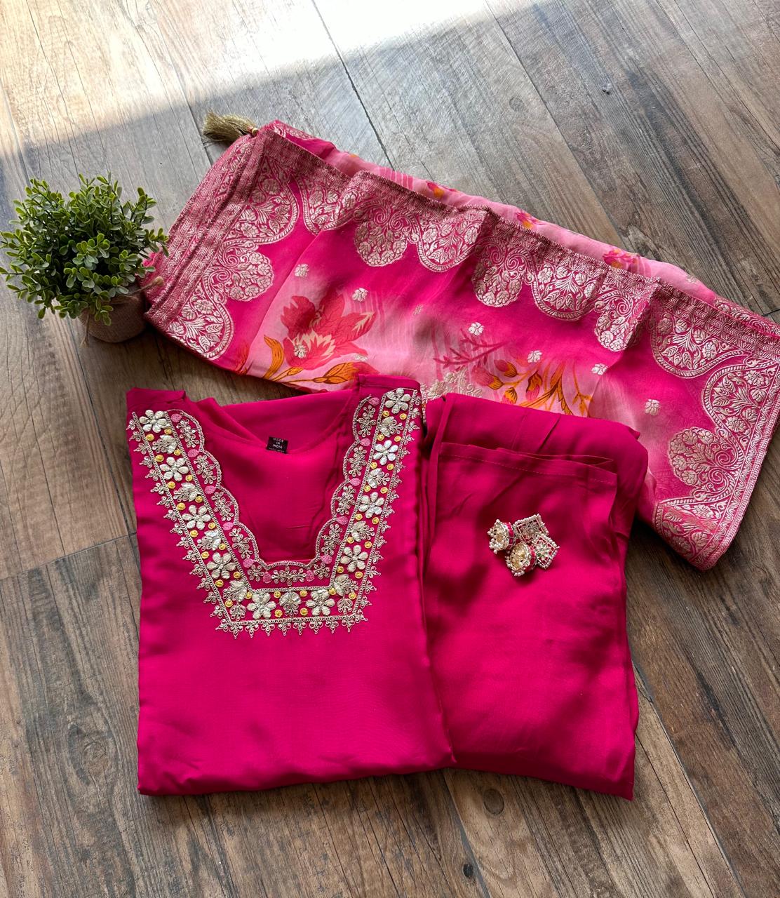 Rani Muslin Kurta Pant With Dupatta