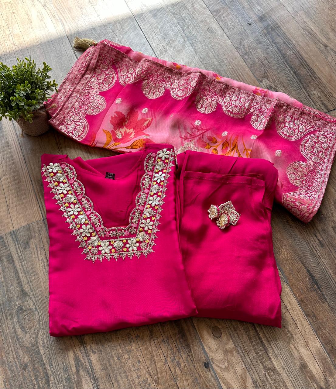 Rani Muslin Kurta Pant With Dupatta