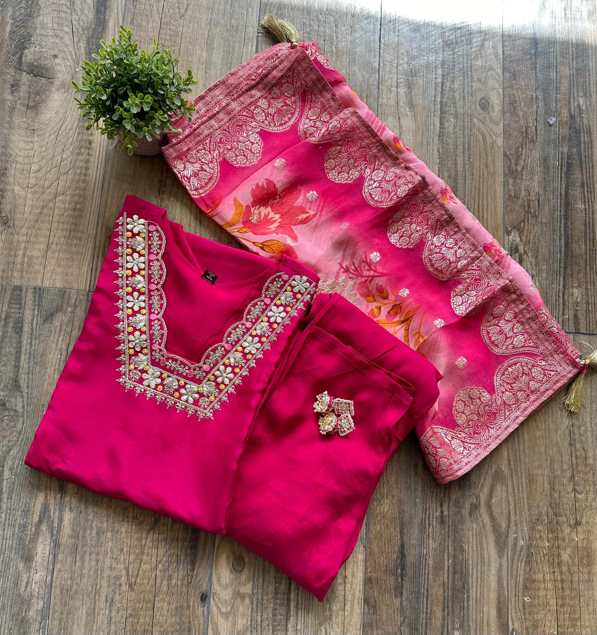 Rani Muslin Kurta Pant With Dupatta